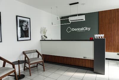 DentalCity Clínica Dental - Dentista