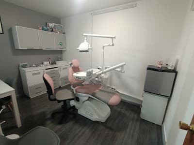 Dentista Crystal Herrera (odontología integral y estética)