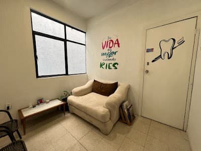 Dr. Jabin Aristides Cabañas Estrada, Dentista - Odontólogo