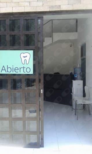 Dra. Flor Angélica Delgado De Alba, Dentista - Odontólogo