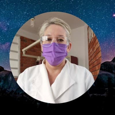 Dra. Irma Sánchez Carbajal, Dentista - Odontólogo