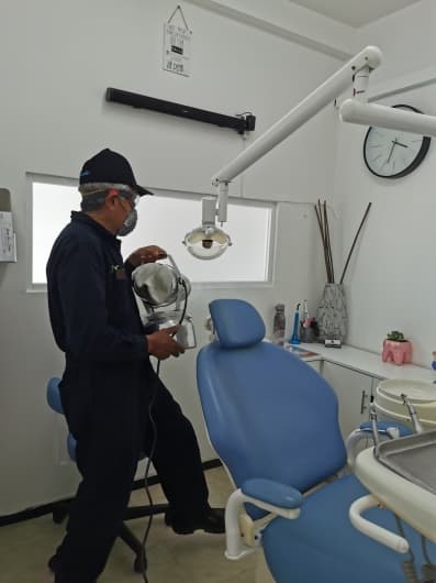 Dra. Jocelyn Herrera Santoyo, Dentista - Odontólogo