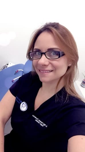 Dra. Maria Fernanda Fernández Pérez, Dentista - Odontólogo