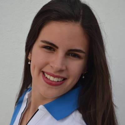 Dra. Minerva Pereda Reyes, Dentista - Odontólogo
