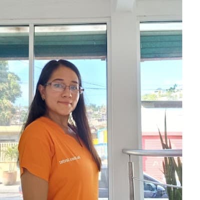 Dra. Rebeca Sánchez Rivera, Dentista - Odontólogo