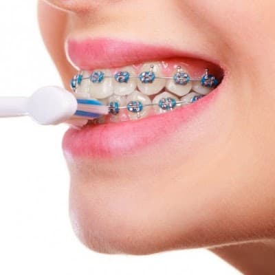 Dra. Yenny Sanchez Felipe, Dentista - Odontólogo