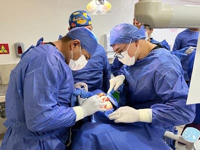 Rehabilitación Dental dentista Cancún endodoncia implantes prótesis fija