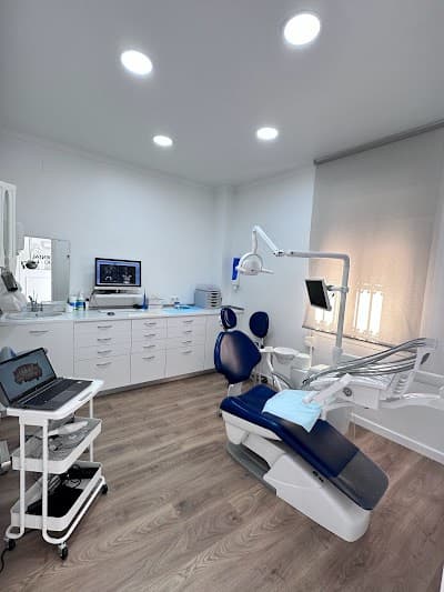 𝗖𝗟𝗜́𝗡𝗜𝗖𝗔 𝗗𝗘𝗡𝗧𝗔𝗟 𝗟𝗔𝗦 𝗗𝗘𝗟𝗜𝗖𝗜𝗔𝗦 ¡Todas las Especialidades Odontológicas!