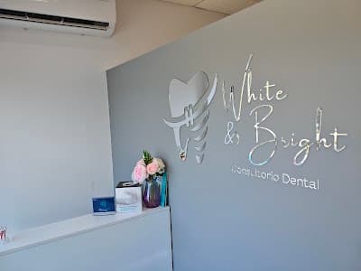 White & Bright Consultorio Dental