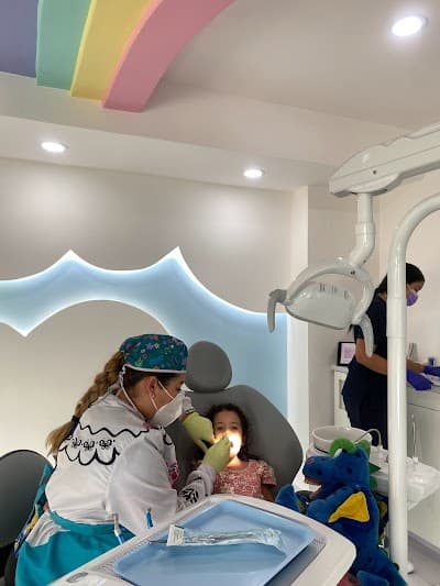 Odontopediatra y Ortodoncista Tiny Smiles dentista para niños en Guadalajara